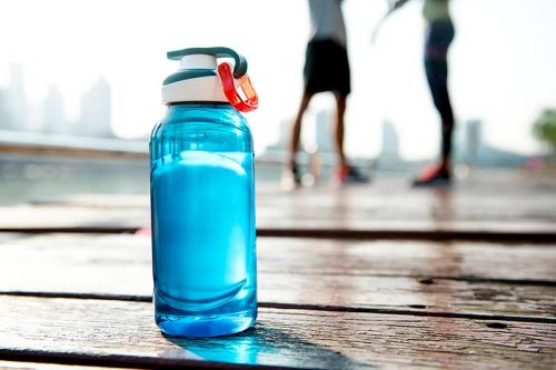 botella de agua de deporte