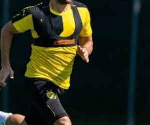 jugadores de fútbol con sujetador