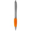 bolígrafo plateado con empuñadura de color “nash” naranja vista1