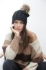 Gorro Punto Acrílico, Pompón Poliéster, Tejido a Mano