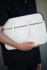 bolsa de trabajo con compartimento para tableta y ordenador burgundy/blanco vista1